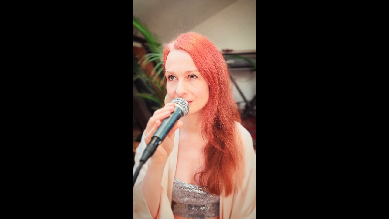Regardez Future Selves Acoustic ✨🪐 sur YouTube Regardez Future Selves Acoustic ✨🪐 sur YouTube