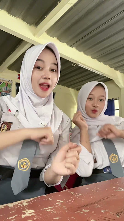 Siswa SMA manis banget