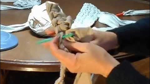 How to make a toothbrush rug