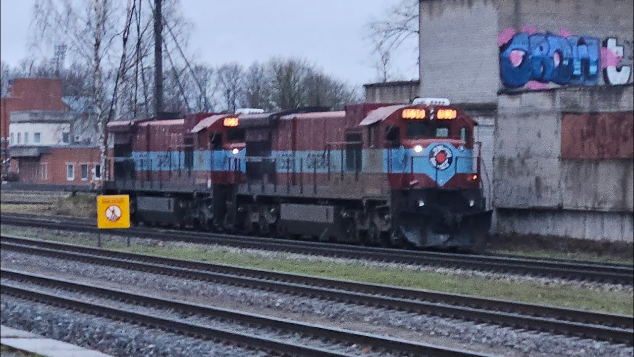 Double Operail C36-7i at Näituse crossing, Tartu, Estonia