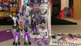 Transformers generations thrilling 30 skywarp review G1 complete collection comparison idw box comic