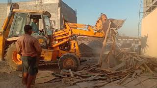 Working with Al Nahr building contracting LLC.loading dump truck.