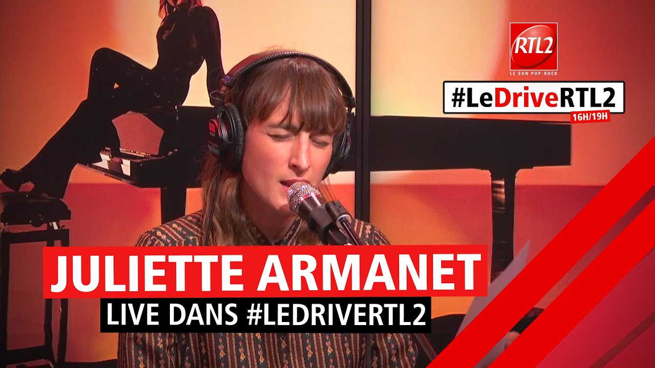Juliette Armanet interprète "Pendant que les champs brûlent" dans 