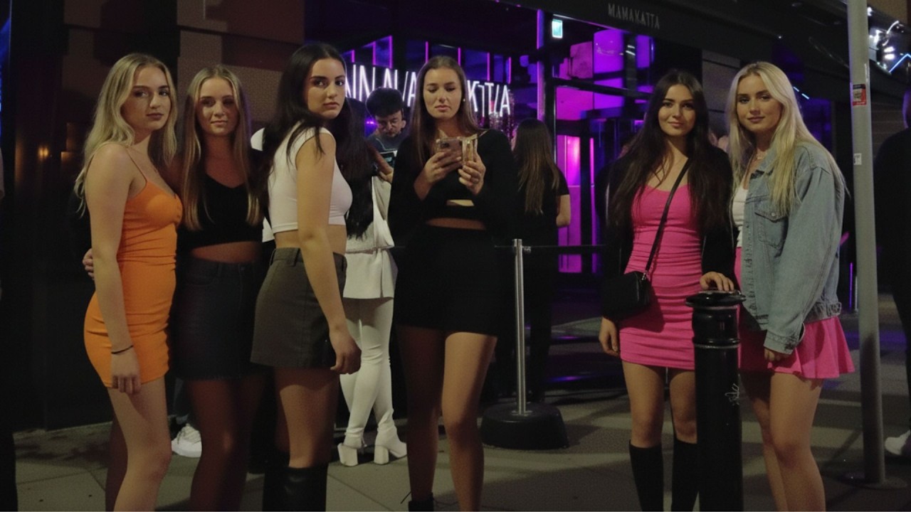 Manchester Nightlife  UK  4K  English Girls Party Moments🍾🔥🎶