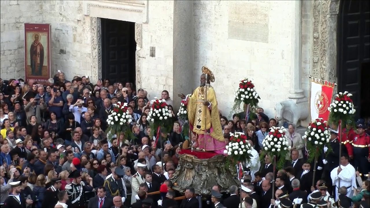 BASILICA SAN NICOLA BARI⚓️FESTA DI SAN NICOLA ⚓️ PROCESSIONE CON LA STATUA DI SAN NICOLA YouTube BASILICA SAN NICOLA BARI⚓️FESTA DI SAN NICOLA ⚓️ PROCESSIONE CON LA STATUA DI SAN NICOLA YouTube