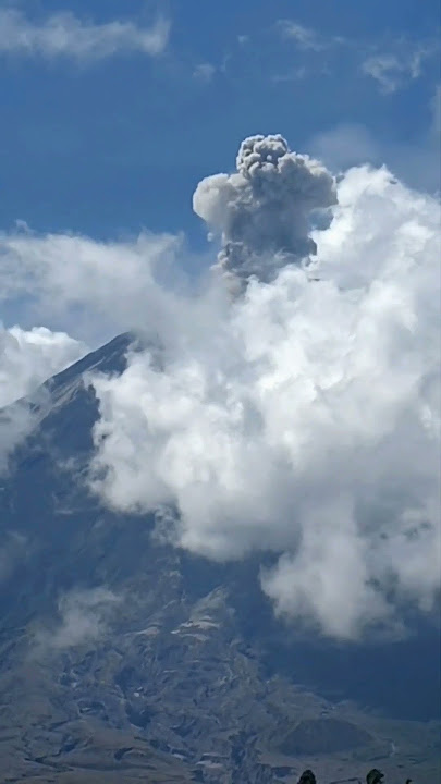 Video amatir erupsi gunung Semeru 10 Januari 2023