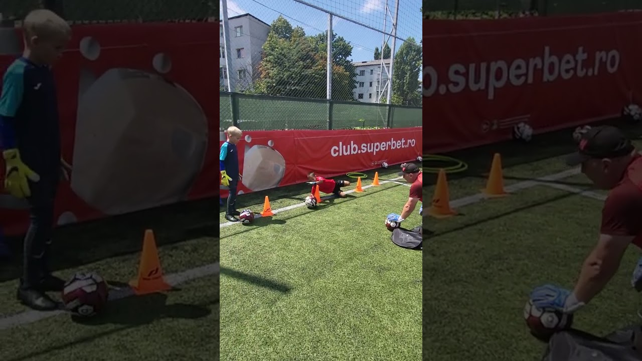 mișcare pentru copiii pe terenul de fotbal