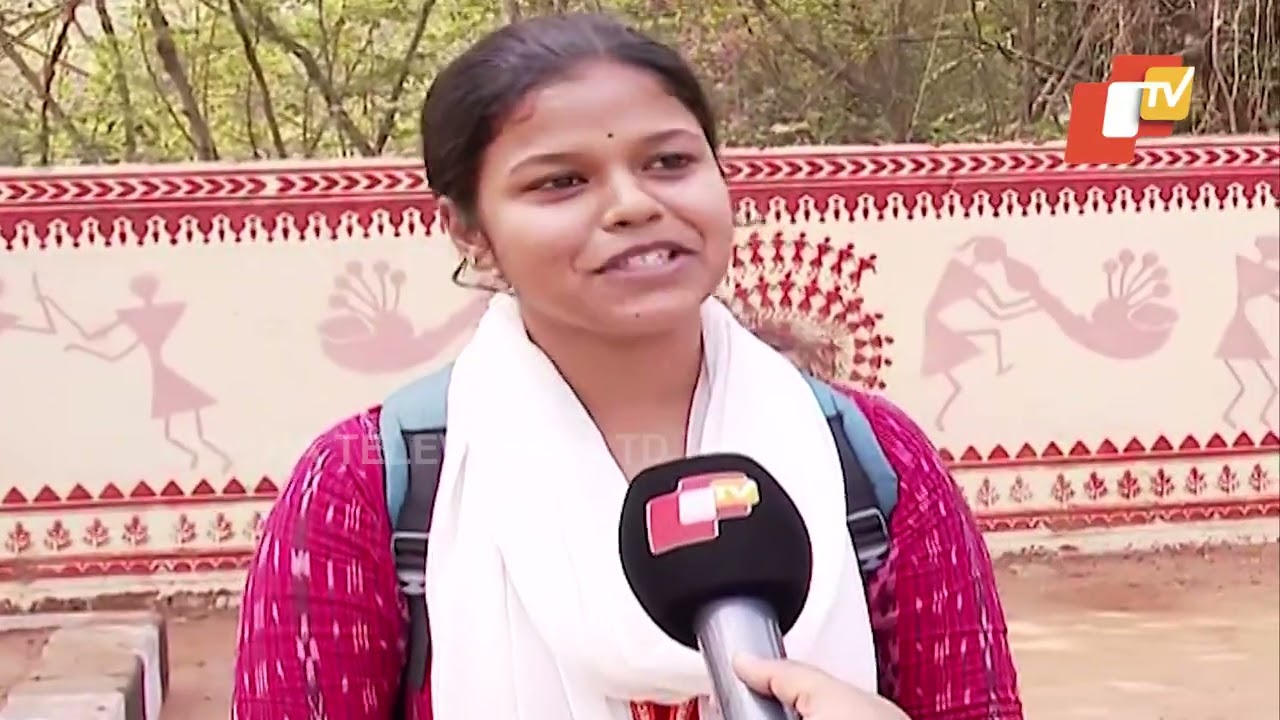 Utkarsh Odisha Conclave: College Students Express Happiness After Watching PM Modi in His Carcade