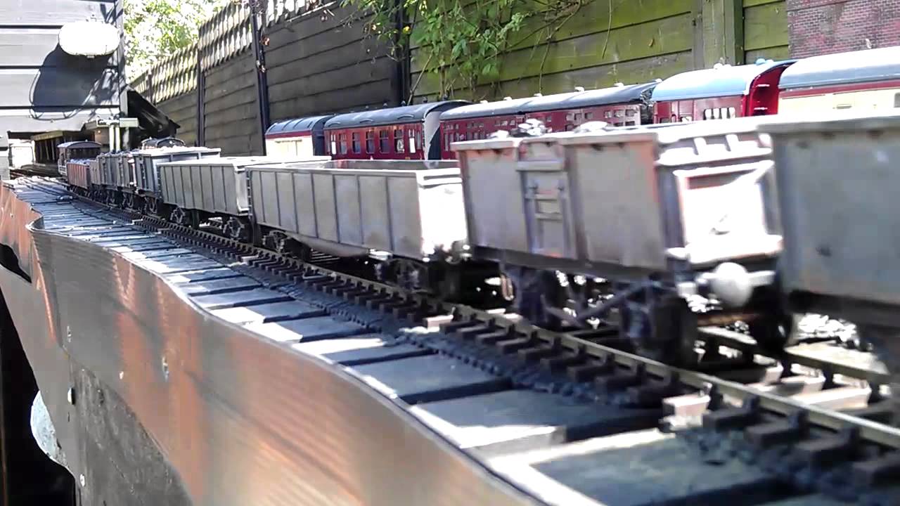 0 gauge trains - YouTube