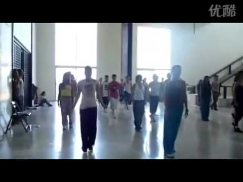 休·杰克曼跳舞！Hugh Jackman dancing!