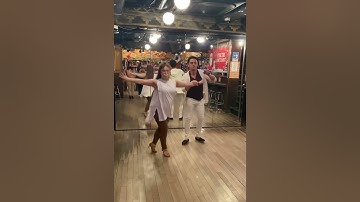 Ryu & Kana Salsa On2 Lesson @El Cafe Latino