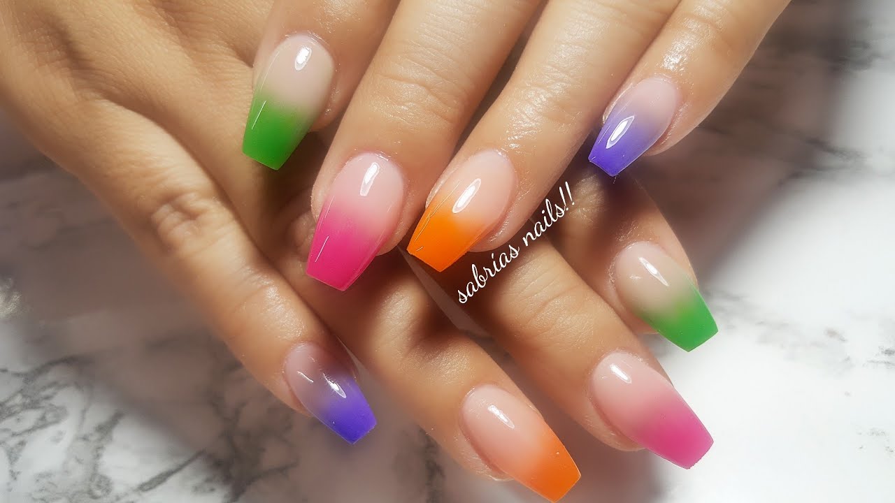 Uñas Ombre en tendencia de colores/by sabrina