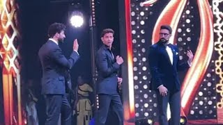 Hrithik Roshan teaches his iconic dance moves to Abhishek Bachchan and Vicky Kaushal iifa 2023