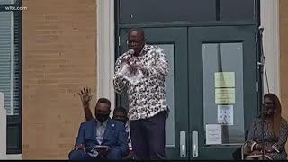 Sumter community gathers to pray