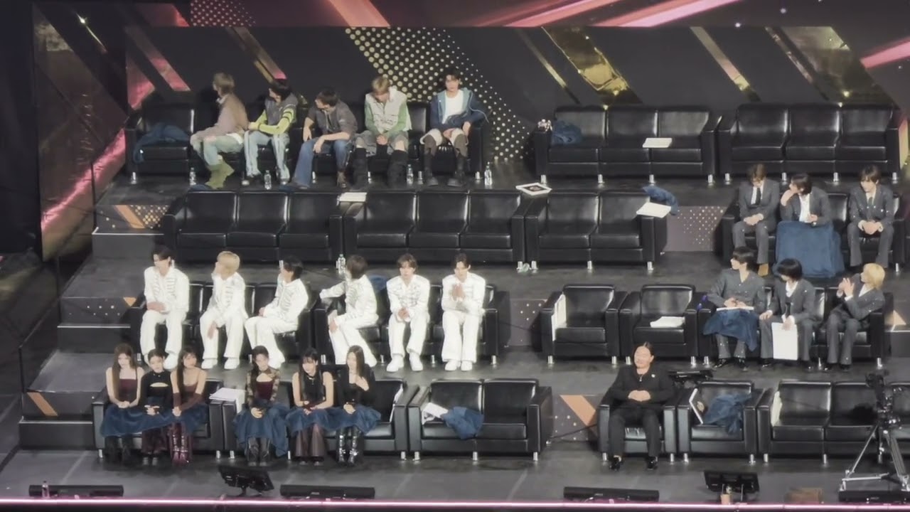 20260110 金唱片頒獎典禮 藝人舞台區 (14) izna&TWS