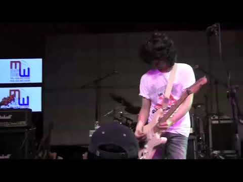 พี่เสกฟิวส์หลุด ตอนโซโล่เพลง 5 นาที กีต้าร์ดันช็อตเสียงไม่ออก