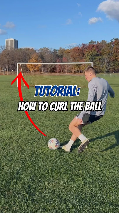 Tutorial: How To Curl The Ball #footballshorts #tutorial #soccertips #soccer #soccershorts #football