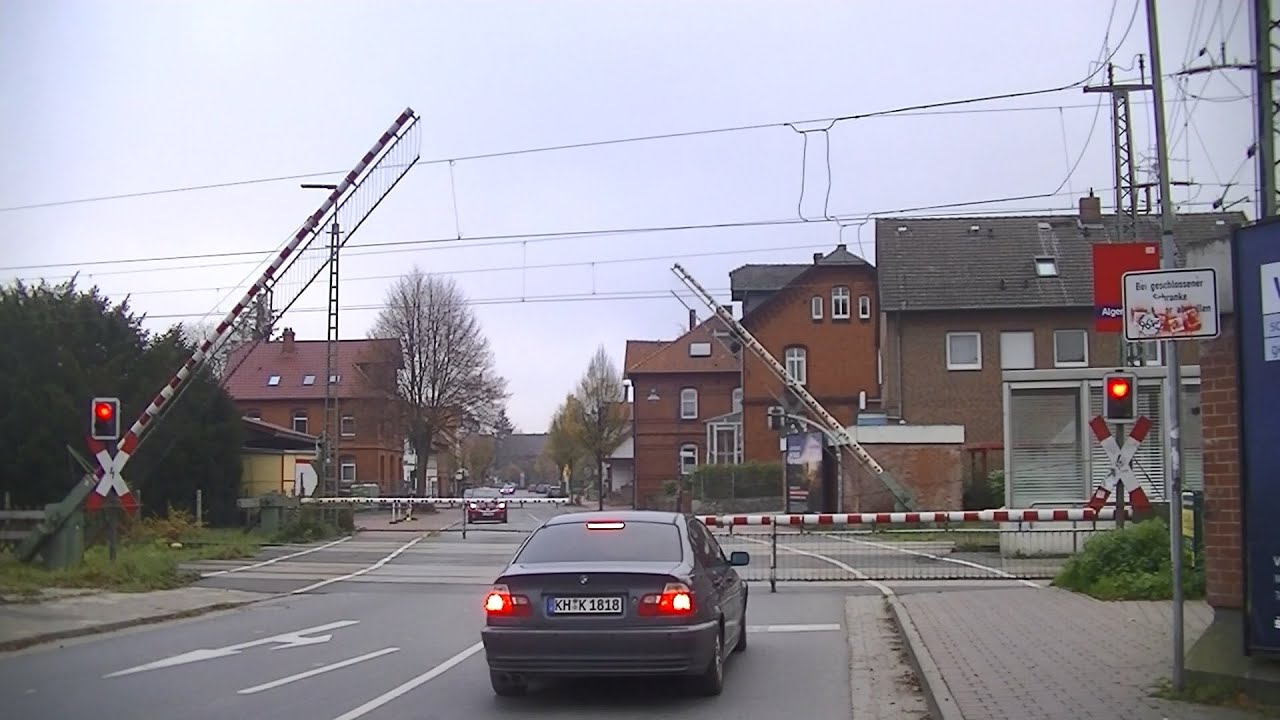 Spoorwegovergang Algermissen (D) // Railroad crossing // Bahnübergang