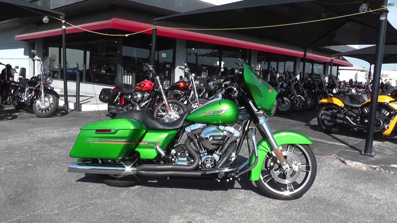 630692 - 2015 Harley Davidson Street Glide FLHX - Used Motorcycle For Sale