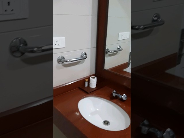 Munnar Joy's Resort Deluxe Room Bathroom Inside View #munnar #joysresort #resort #bathroom class=