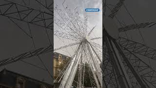 La Grande Roue se construit au pied du Castillet à Perpignan.