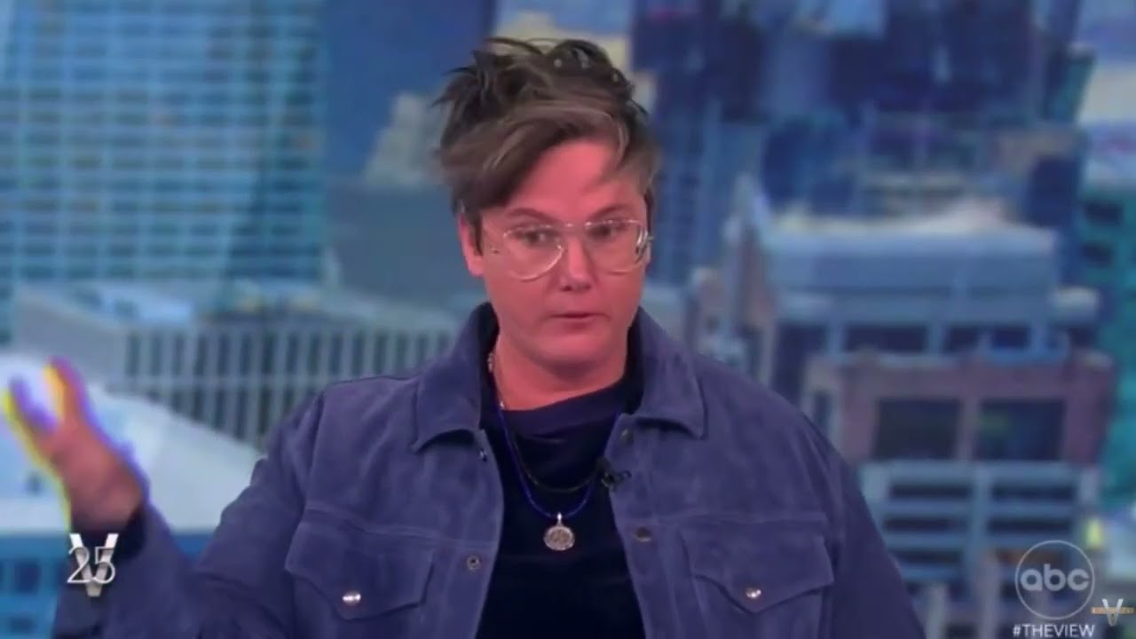 "I think differently." Hannah Gadsby on her Autism