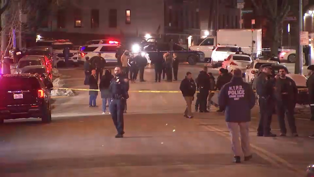 Teen killed, two others injured in Bronx triple shooting - YouTube
