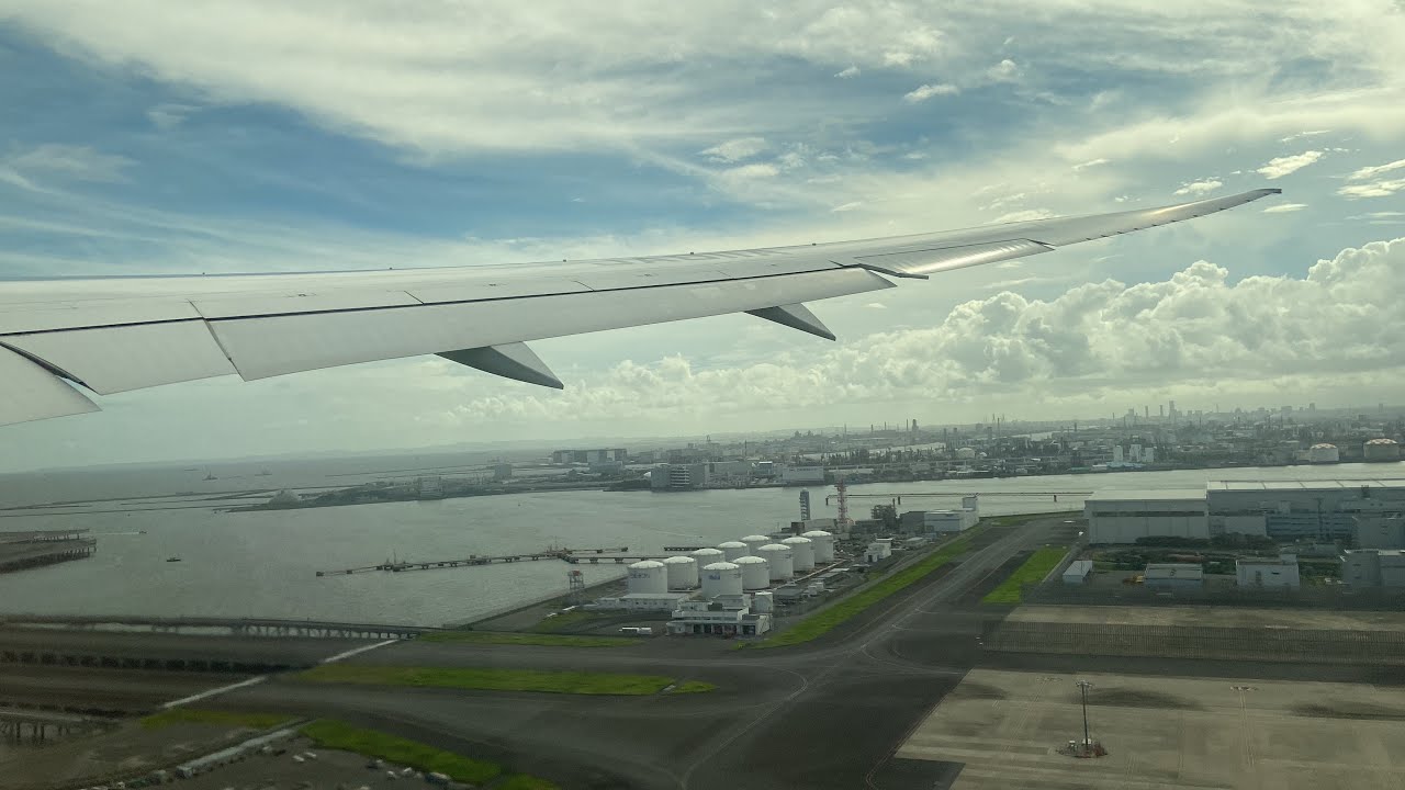 All Nippon Airways Boeing 787-8 Pushback, Taxi and Takeoff from Tokyo Haneda (HND)