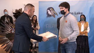 PM Justin Trudeau exchanges gifts during visit to Williams Lake First Nation