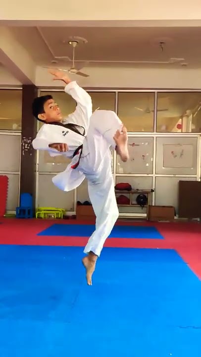 360 KICK | TAEKWONDO 🥋 #taekwondo #martialarts #practice #kicks #workout #fight #fly #sport #360kick