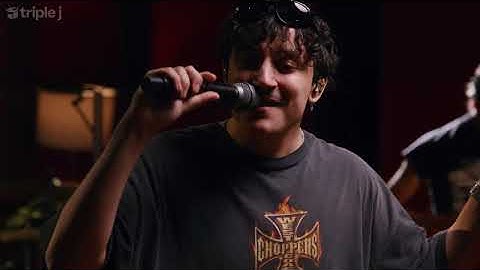 Thumbnail of Artemas – ‘i like the way you kiss me’ (live for Like A Version)
