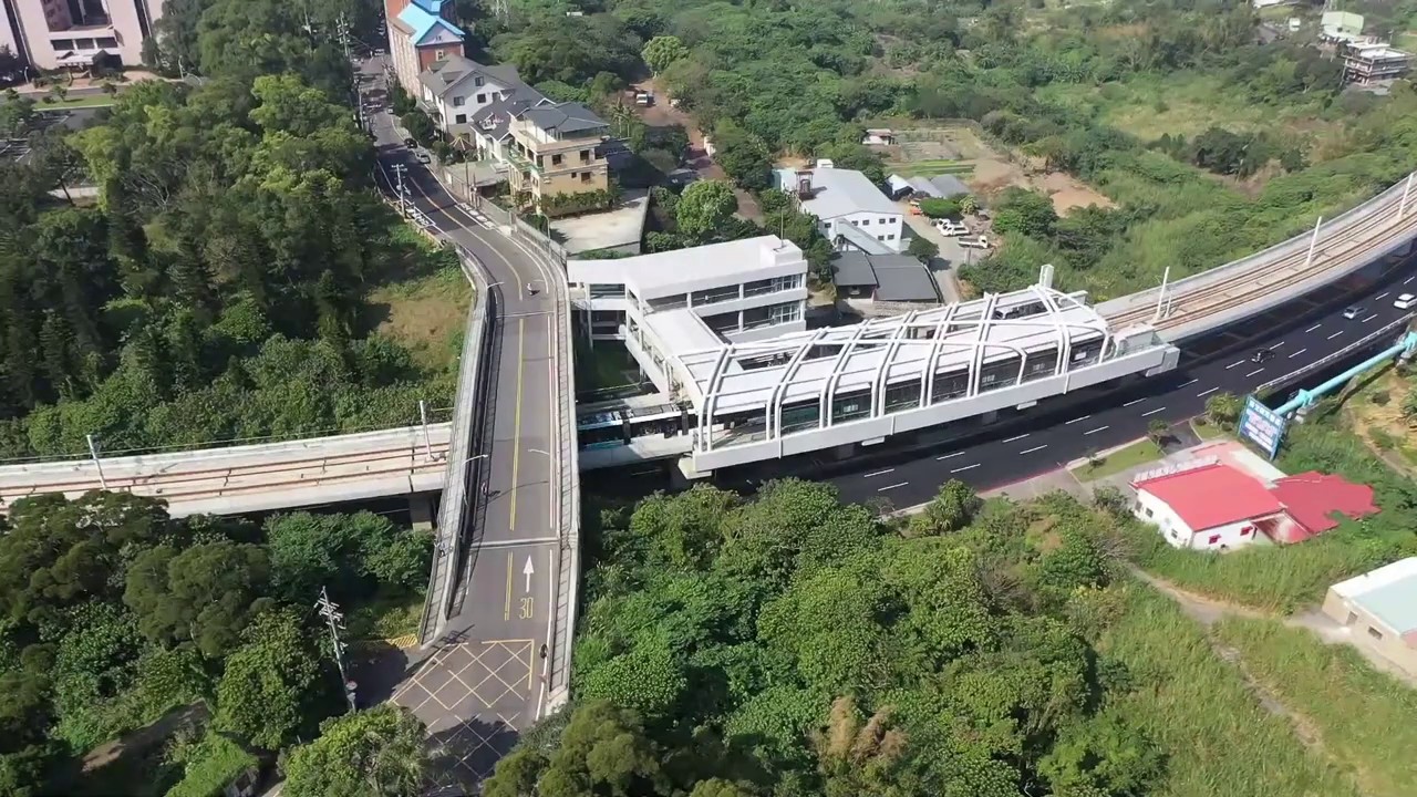 空拍 淡海輕軌 竿蓁林站 淡金鄧公站 Youtube
