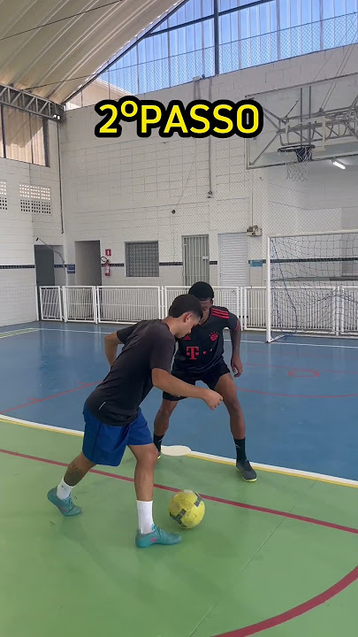 Aprenda esse drible para fazer na ala 🔥⚽️#futebol #skills #tutorial #futsal