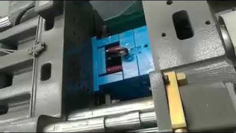 140t injection molding machine test the 2 cavity electric box mould