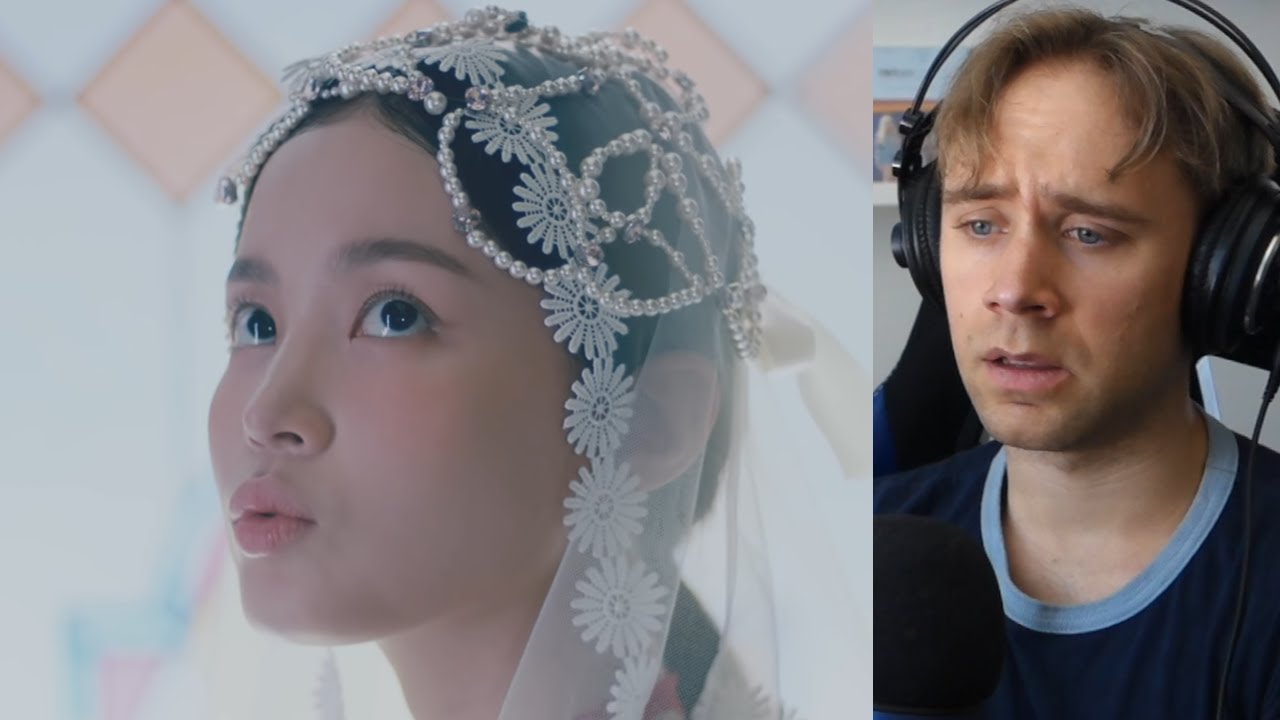 LEE HI – MEGA REACTION (12 MVs!!)