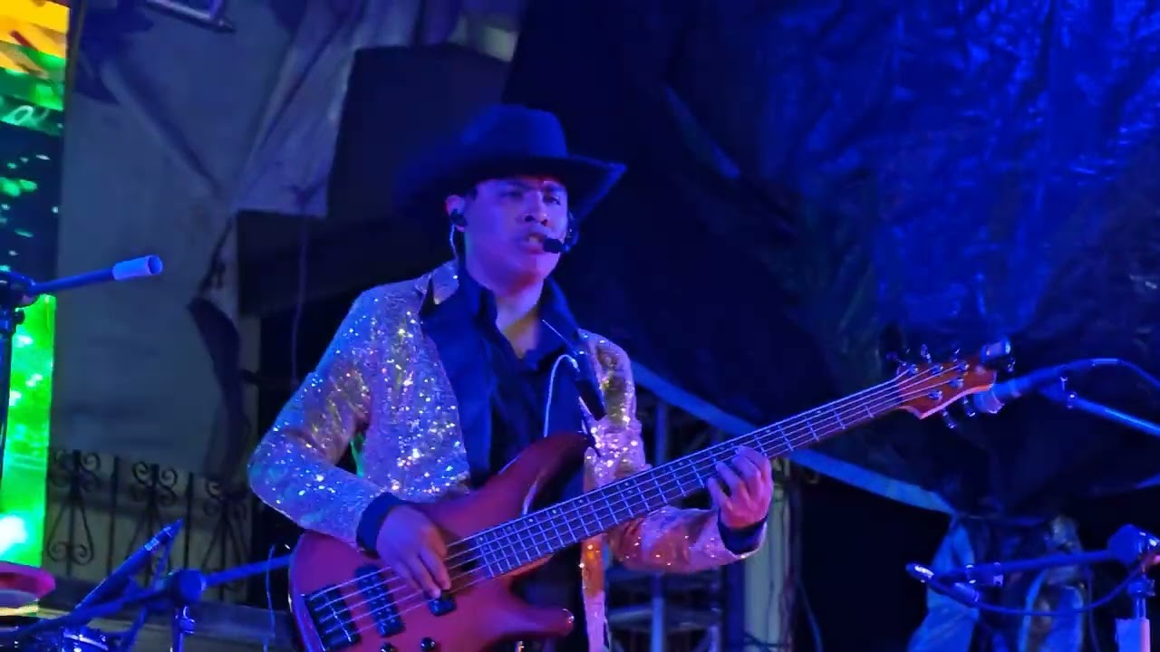 El Pajaro Chogüi / Yo Vendo Unos Ojos Negros , Guitarras De La Sierra en San Baltazar Guelavila.