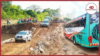 HADI RAHA..!! TAZAMA MAGARI YAKIPITA BARABARA YA DAR ES SALAAM - LINDI..HALI SHWARI