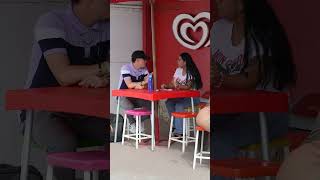 Incomodando A Pareja, Veamos Que Sucede シ シ