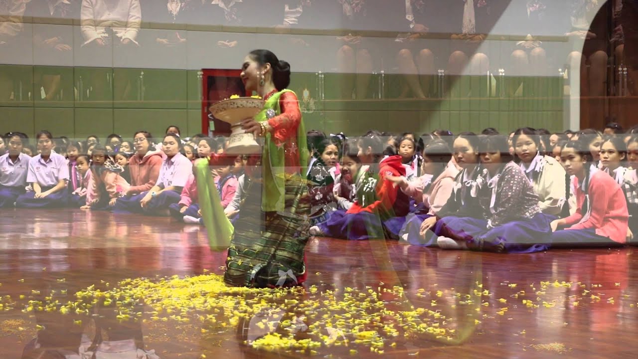 พิธีบูรพาจารย์ ฟ้อนขันดอก  โรงเรียนเรยีนาเชลีวิทยาลัย เชียงใหม่