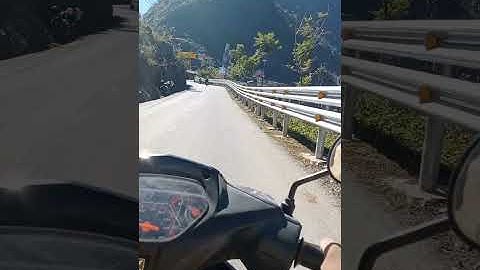 Đoạn đường đi từ đồng văn qua mã pì lèng sông nho Quế đến mèo vặc 