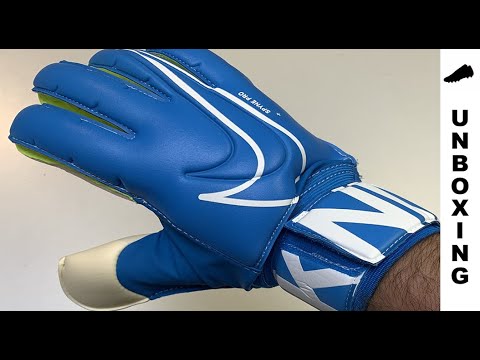 Nike Goalkeeper Spyne Pro New - Blue - YouTube