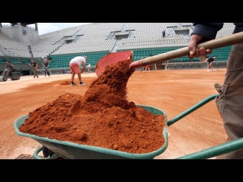 Roland Garros clay: A layered cake - with red frosting