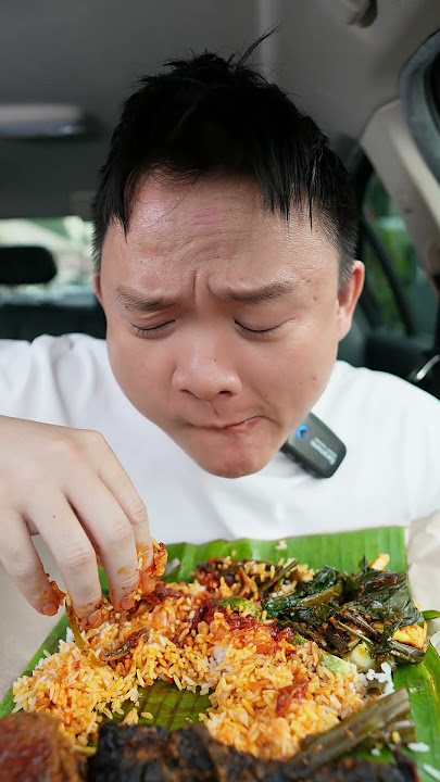 Trying Malaysia NasiLemak KakChuk! #reallygoodornot #foodreview #nasilemak #malaysiafood #hungrysam