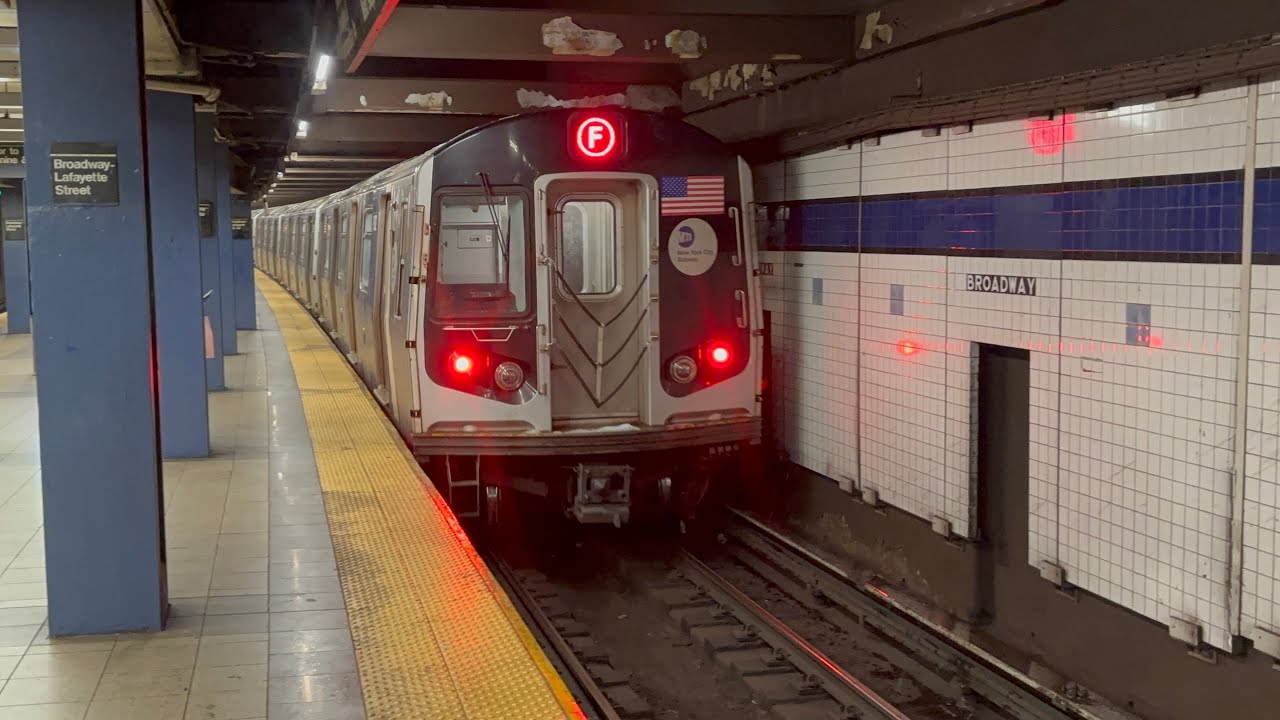 NYC Subway: A,C,D,F & Holiday train action at Broadway-Lafayette Street (IND Sixth Avenue Line