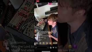 Celebrity James Blake play synth part2 Wealth