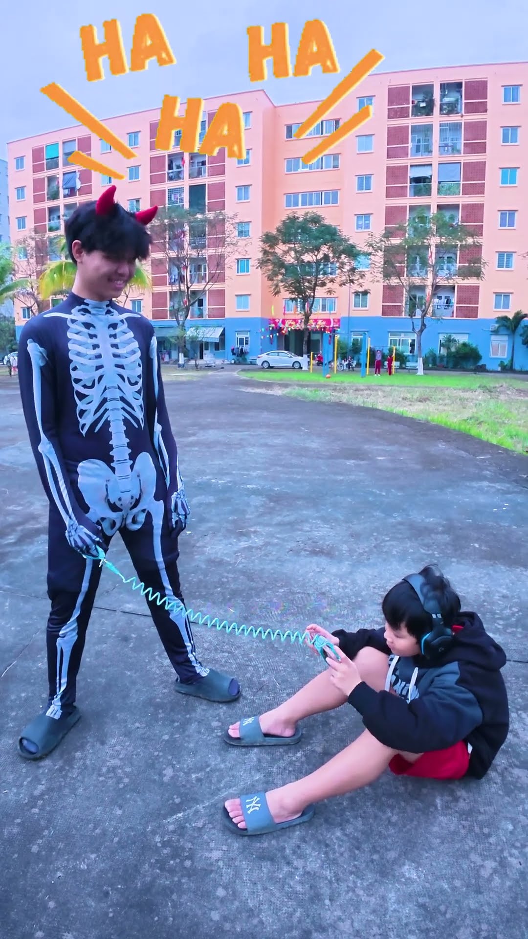 ACC - Con Quỷ Đã Lợi Dụng Điẹn Thoại Để Bắt Cậu Bé || The Devil Used The Phone To Catch The Boy.