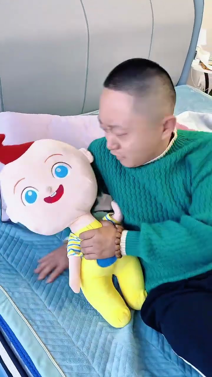 爸爸带娃不靠谱，儿子都找不到了！#Cute baby#Cute#呆萌小米宝#聪明宝宝#萌娃#整蛊#测试