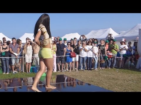 From Dusk Till Dawn  "Salma Hayek" Table Dance Parody