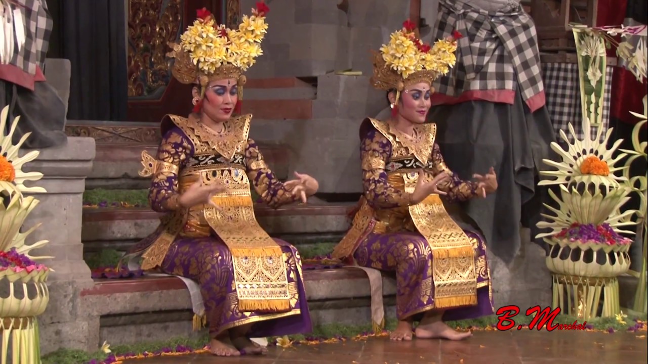 Legong Kuntir in Balerung stage, Peliatan (filmed with 3 cameras)