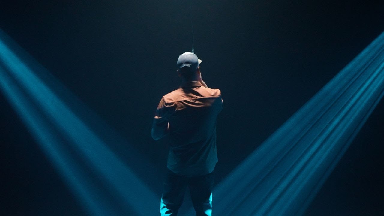 Sleduj Lane Smith - "Pieces'" (Official Music Video) na YouTube Sleduj Lane Smith - "Pieces'" (Official Music Video) na YouTube